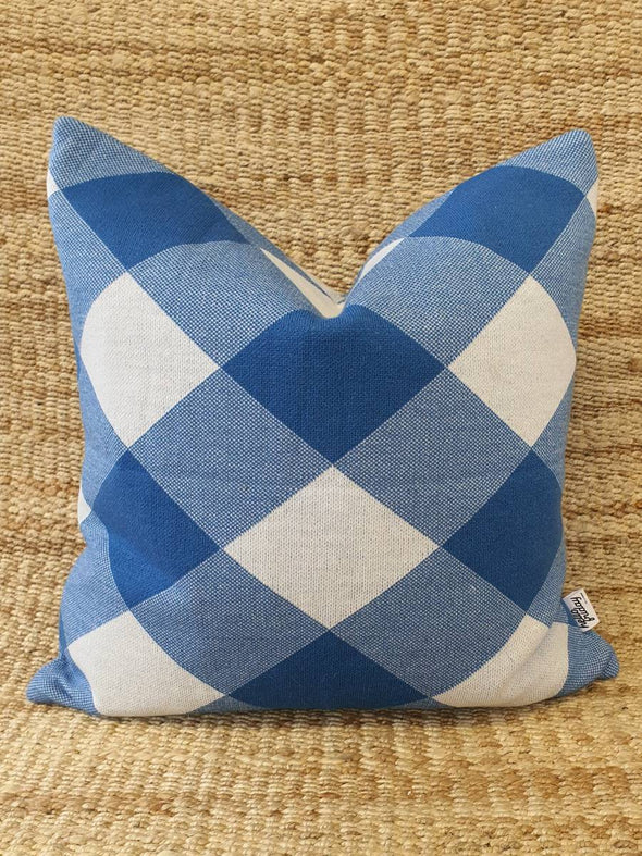 cushion-blue2-home-hello-friday-new-zealand_fb700f88-44ef-470c-8a51-9f70768909f4.jpg